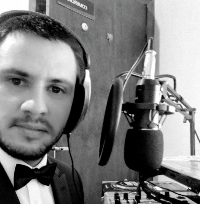 DJ BaTisTa no estúdio da Rádio Eletro Mix